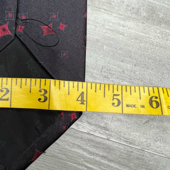 Carrot & Gibbs Black w/ Red Check Silk Tie - Picture 5 of 6